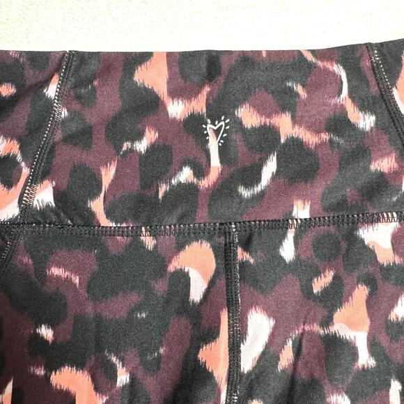 Betsey Johnson performance leggings Black/Merlot NWT Sz M - Picture 7 of 7
